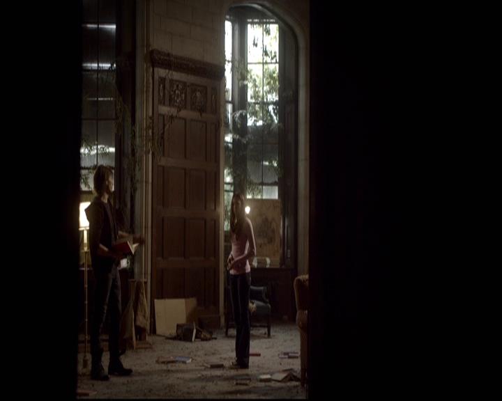 VampireDiariesWorld-dot-org_2x08Rose1081.jpg