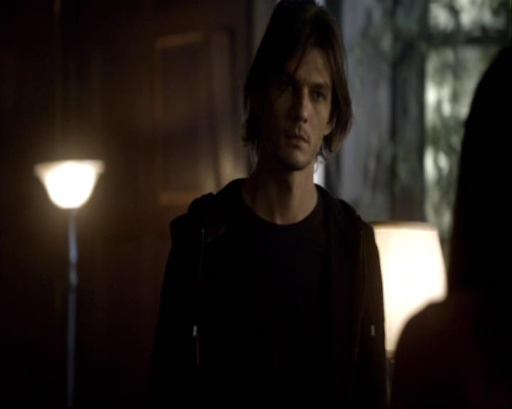 VampireDiariesWorld-dot-org_2x08Rose1090.jpg