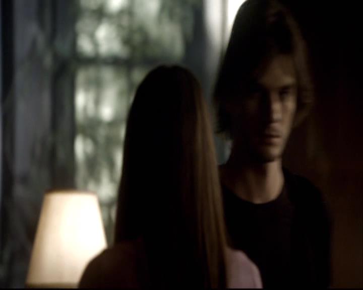 VampireDiariesWorld-dot-org_2x08Rose1091.jpg