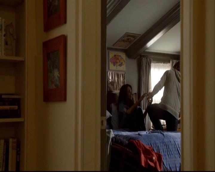 VampireDiariesWorld-dot-org_2x08Rose1097.jpg