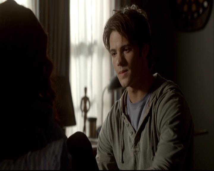 VampireDiariesWorld-dot-org_2x08Rose1100.jpg