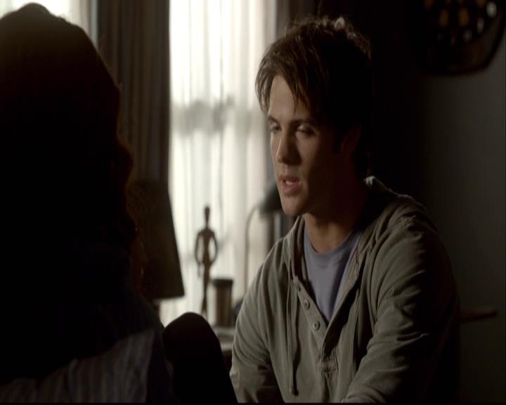 VampireDiariesWorld-dot-org_2x08Rose1101.jpg