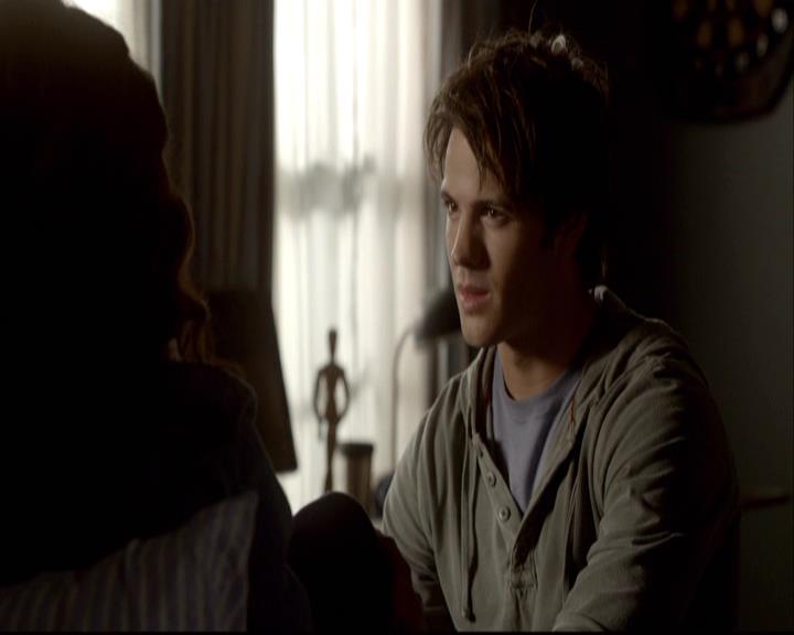 VampireDiariesWorld-dot-org_2x08Rose1104.jpg