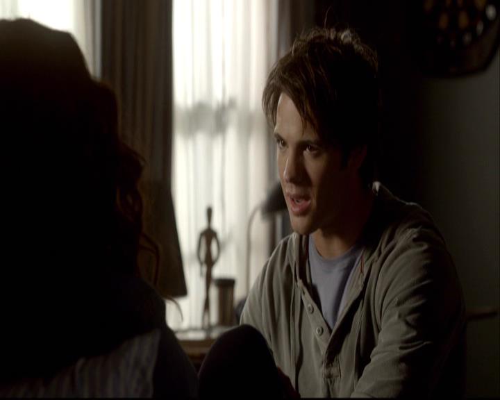 VampireDiariesWorld-dot-org_2x08Rose1105.jpg