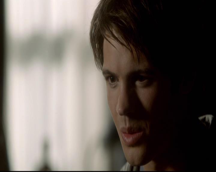 VampireDiariesWorld-dot-org_2x08Rose1113.jpg