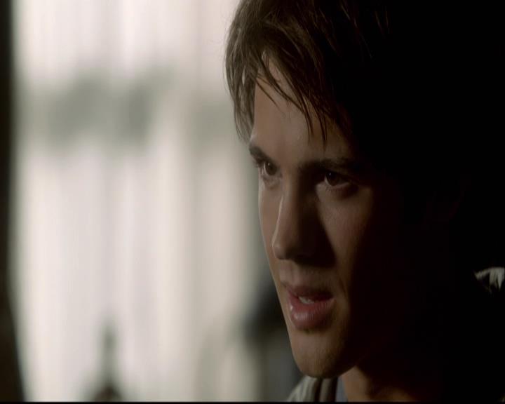 VampireDiariesWorld-dot-org_2x08Rose1114.jpg