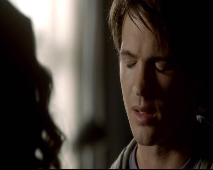 VampireDiariesWorld-dot-org_2x08Rose1134.jpg