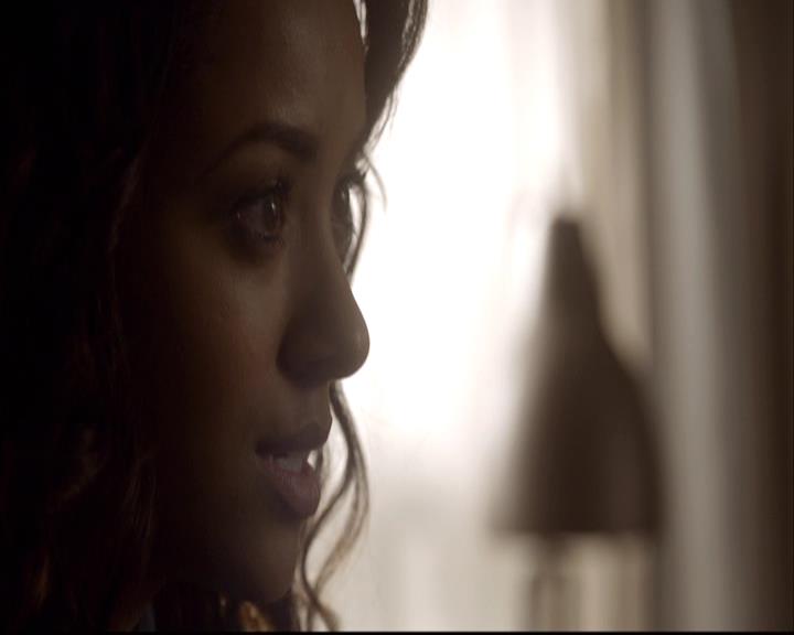 VampireDiariesWorld-dot-org_2x08Rose1135.jpg