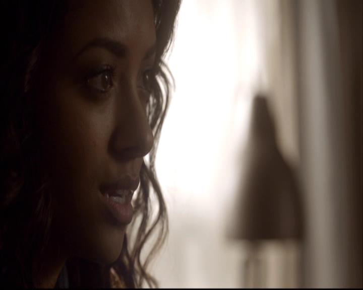 VampireDiariesWorld-dot-org_2x08Rose1136.jpg