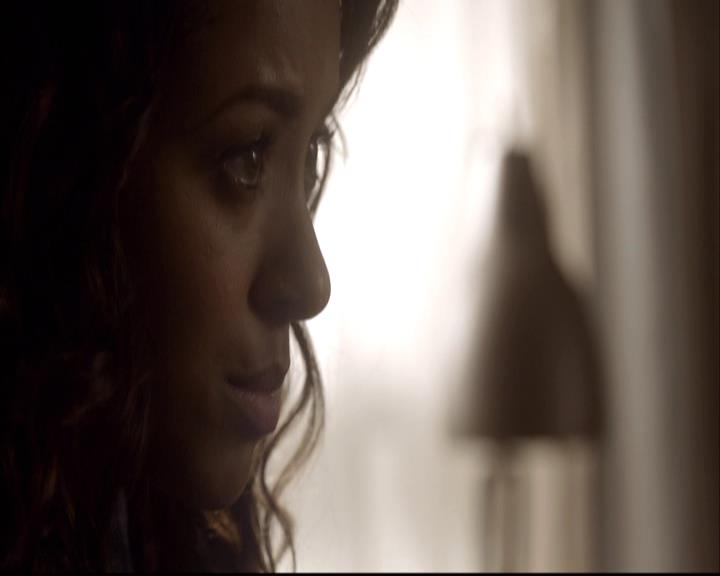 VampireDiariesWorld-dot-org_2x08Rose1137.jpg