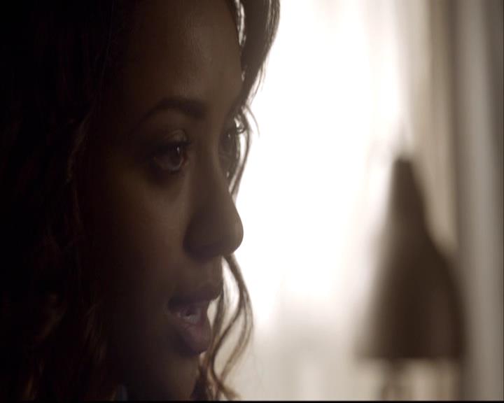 VampireDiariesWorld-dot-org_2x08Rose1142.jpg