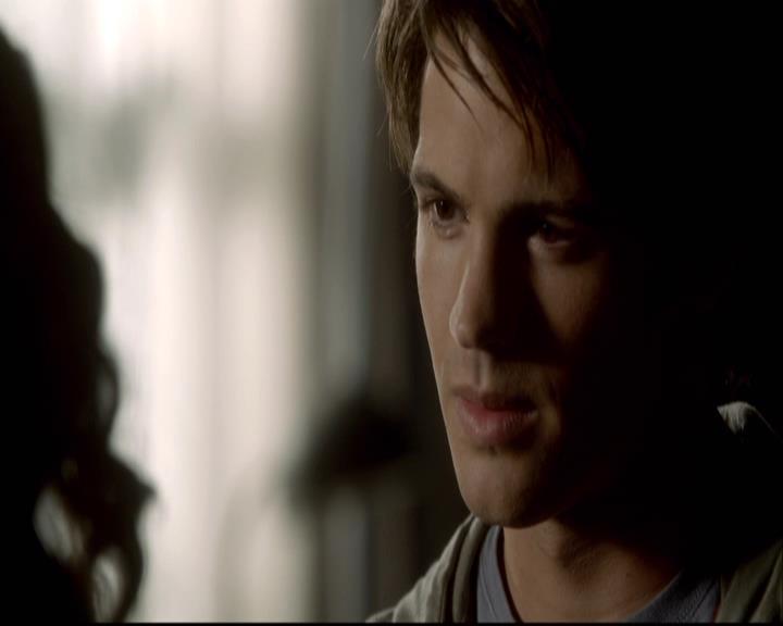 VampireDiariesWorld-dot-org_2x08Rose1143.jpg