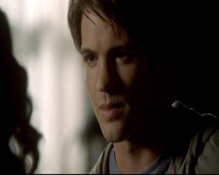 VampireDiariesWorld-dot-org_2x08Rose1144.jpg