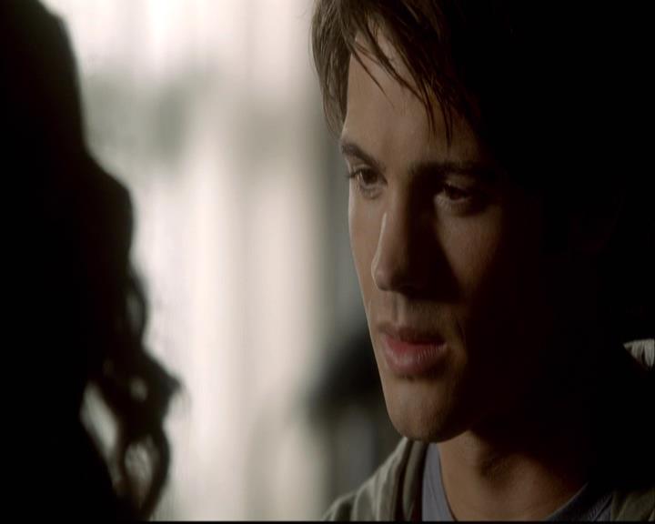 VampireDiariesWorld-dot-org_2x08Rose1152.jpg