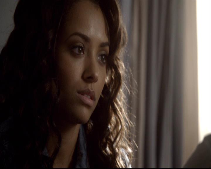 VampireDiariesWorld-dot-org_2x08Rose1153.jpg