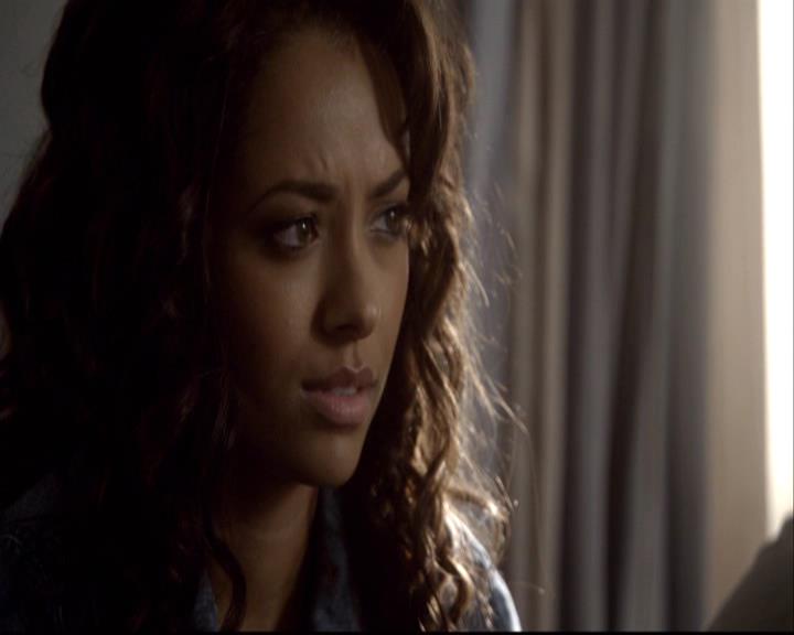 VampireDiariesWorld-dot-org_2x08Rose1160.jpg
