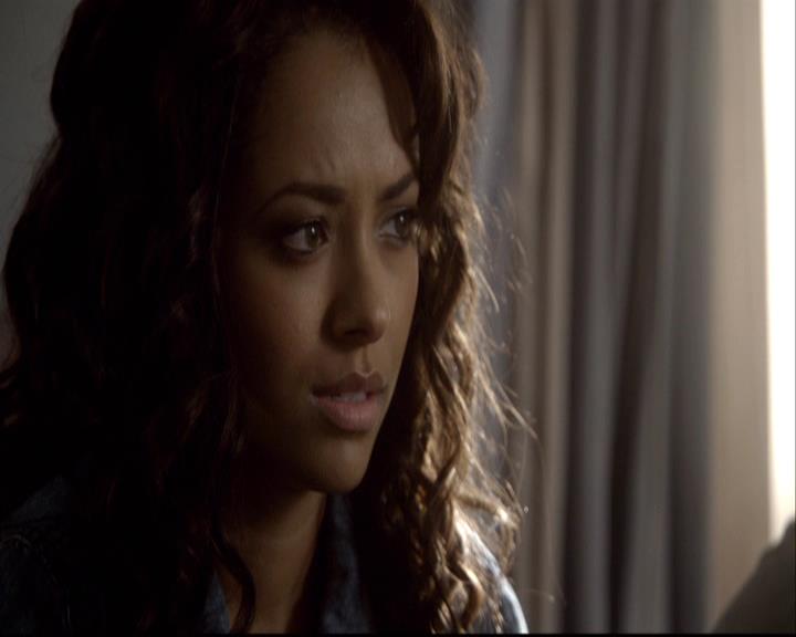 VampireDiariesWorld-dot-org_2x08Rose1162.jpg