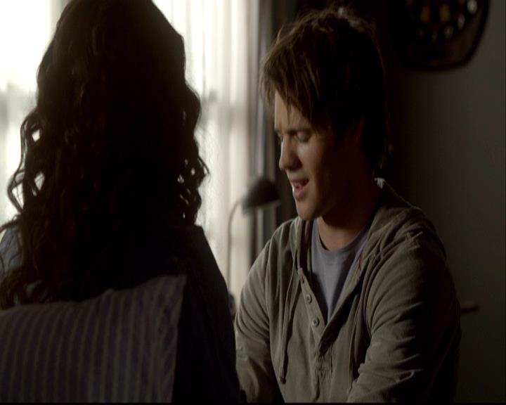 VampireDiariesWorld-dot-org_2x08Rose1174.jpg