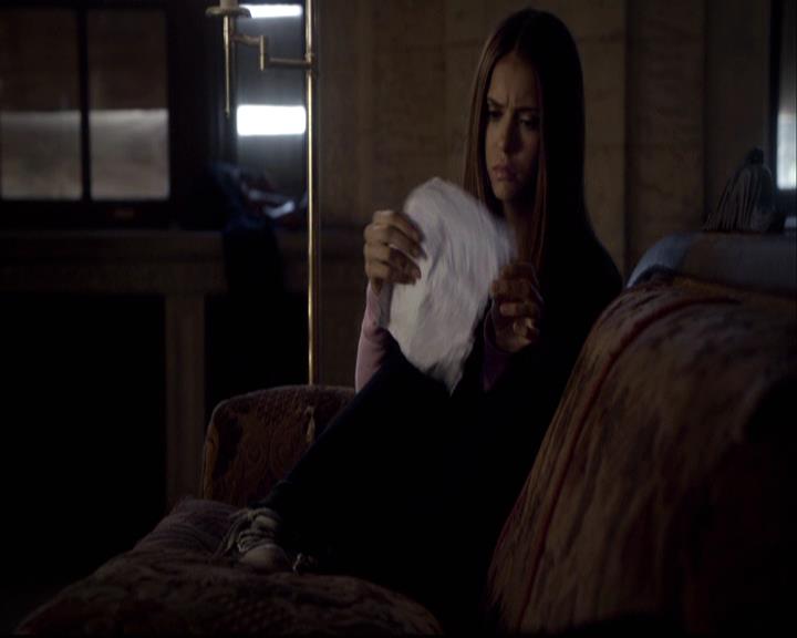 VampireDiariesWorld-dot-org_2x08Rose1193.jpg
