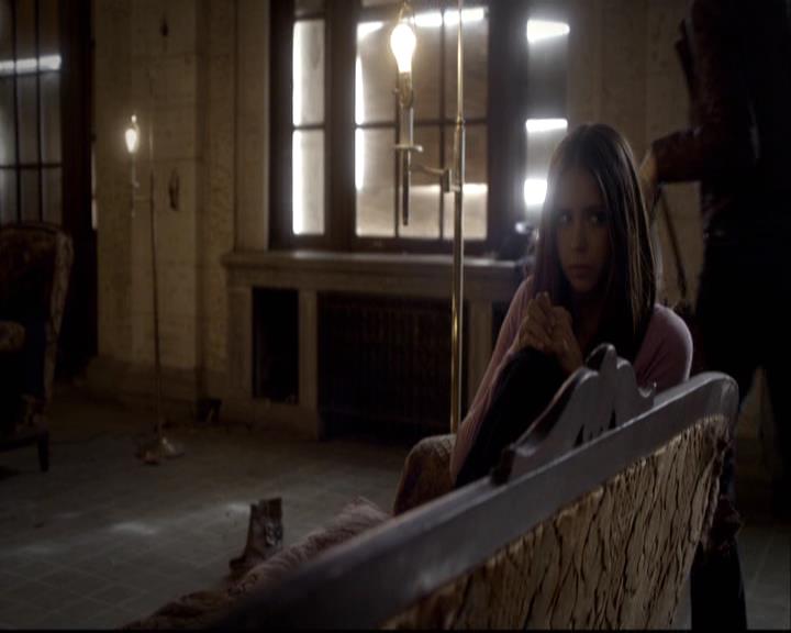 VampireDiariesWorld-dot-org_2x08Rose1285.jpg