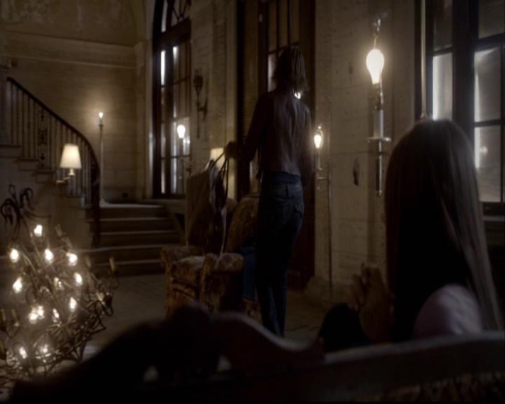 VampireDiariesWorld-dot-org_2x08Rose1288.jpg
