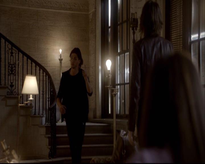 VampireDiariesWorld-dot-org_2x08Rose1291.jpg