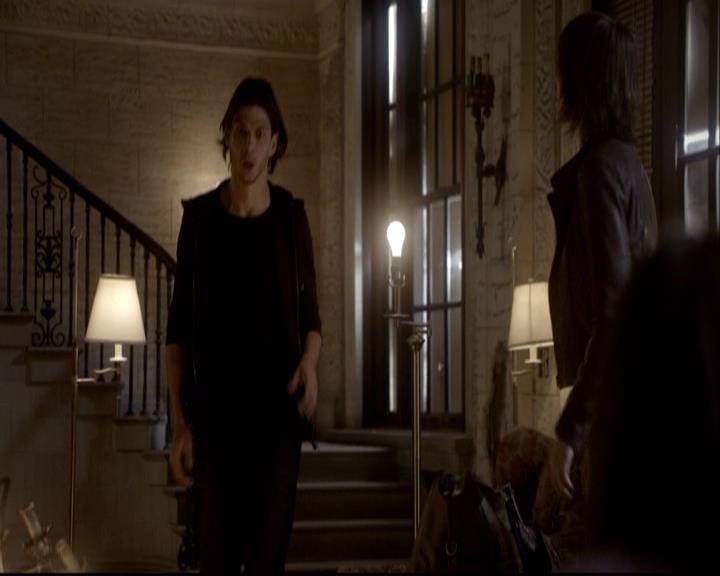 VampireDiariesWorld-dot-org_2x08Rose1292.jpg