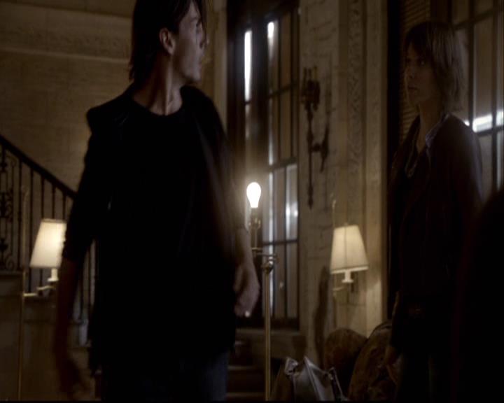 VampireDiariesWorld-dot-org_2x08Rose1293.jpg