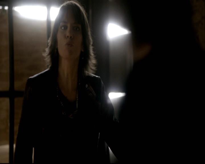 VampireDiariesWorld-dot-org_2x08Rose1296.jpg