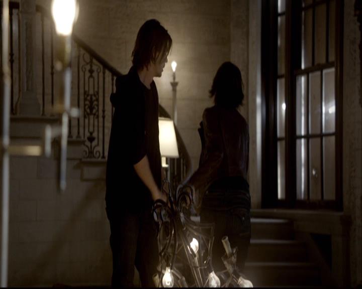 VampireDiariesWorld-dot-org_2x08Rose1320.jpg