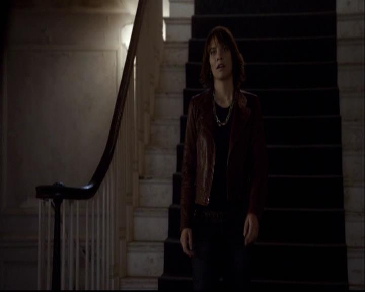 VampireDiariesWorld-dot-org_2x08Rose1343.jpg