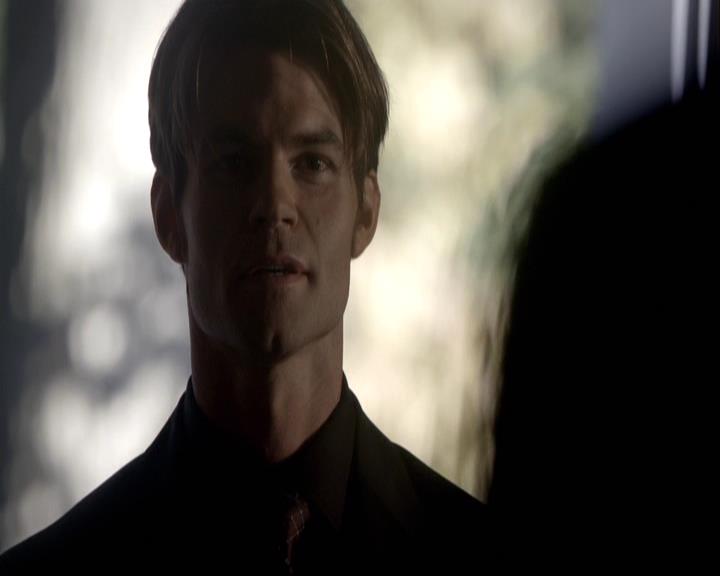 VampireDiariesWorld-dot-org_2x08Rose1346.jpg