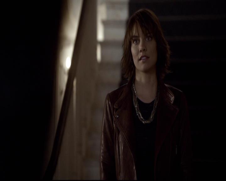 VampireDiariesWorld-dot-org_2x08Rose1350.jpg