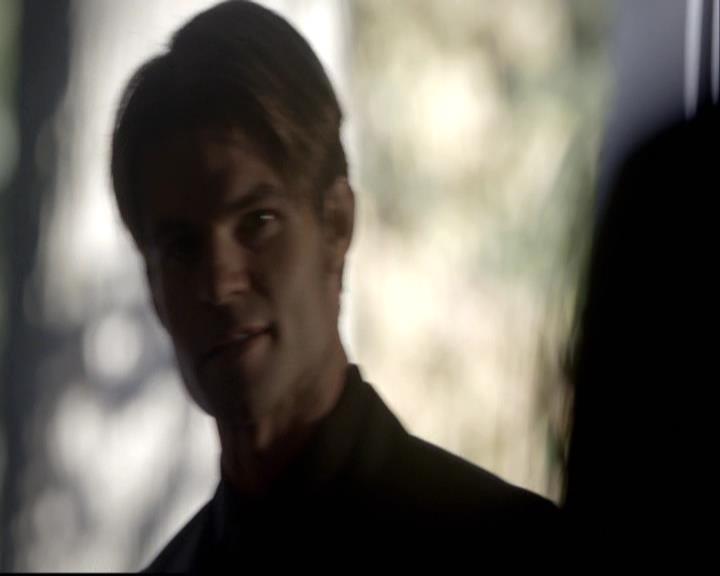 VampireDiariesWorld-dot-org_2x08Rose1357.jpg