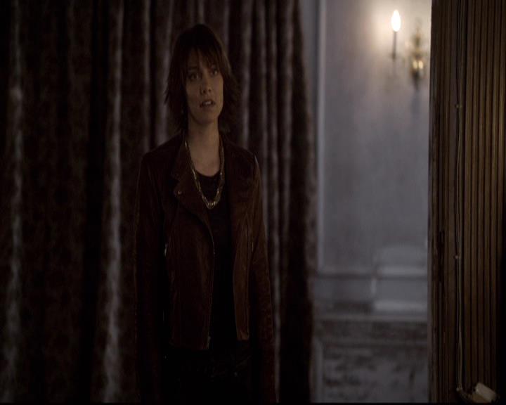 VampireDiariesWorld-dot-org_2x08Rose1367.jpg