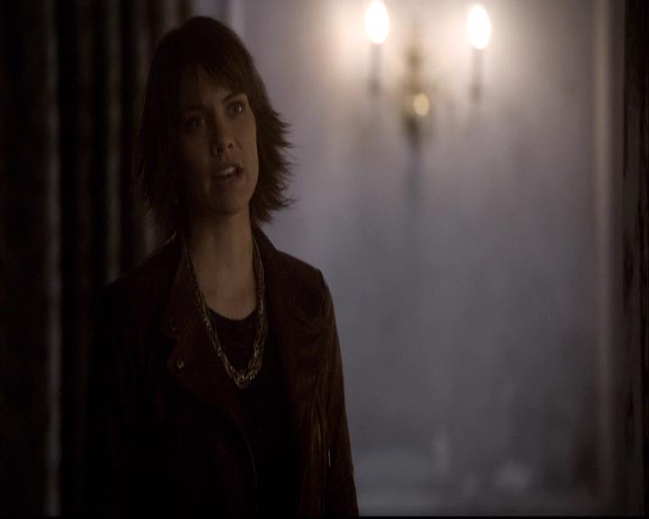 VampireDiariesWorld-dot-org_2x08Rose1376.jpg