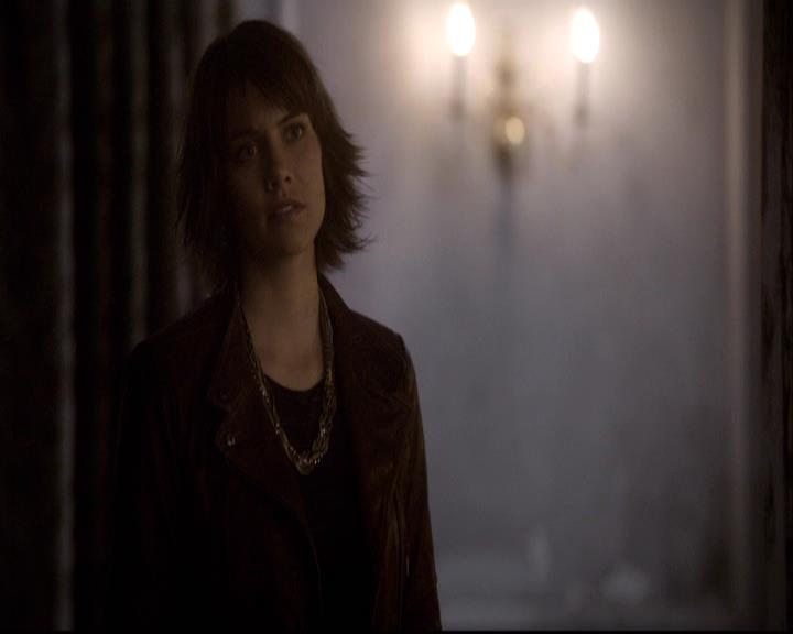 VampireDiariesWorld-dot-org_2x08Rose1377.jpg
