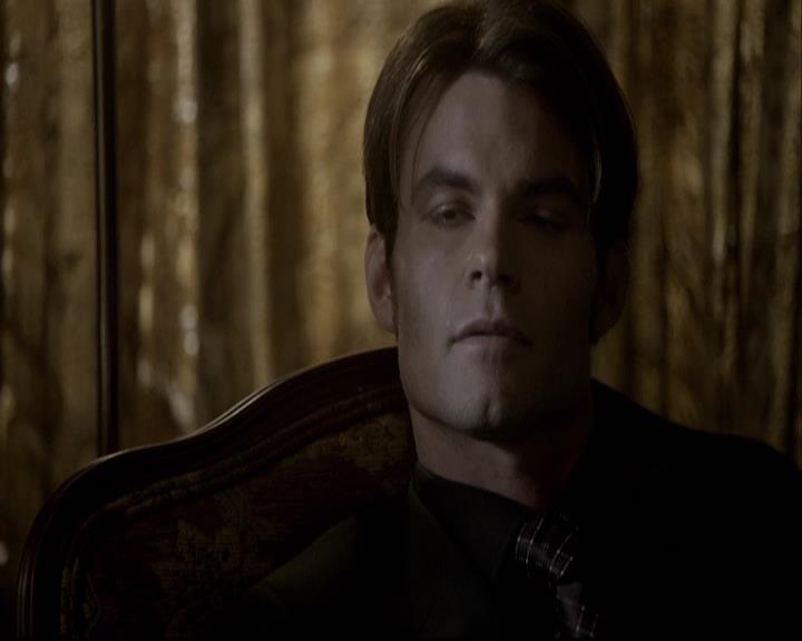 VampireDiariesWorld-dot-org_2x08Rose1391.jpg