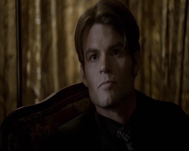 VampireDiariesWorld-dot-org_2x08Rose1399.jpg