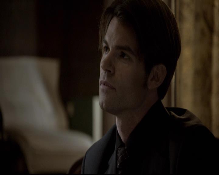 VampireDiariesWorld-dot-org_2x08Rose1424.jpg
