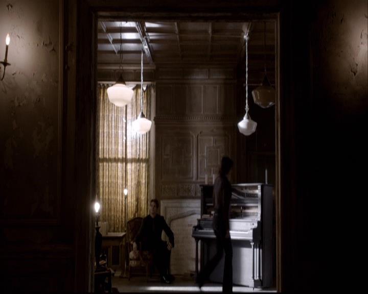 VampireDiariesWorld-dot-org_2x08Rose1432.jpg