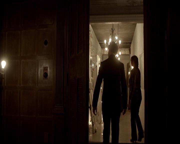 VampireDiariesWorld-dot-org_2x08Rose1440.jpg