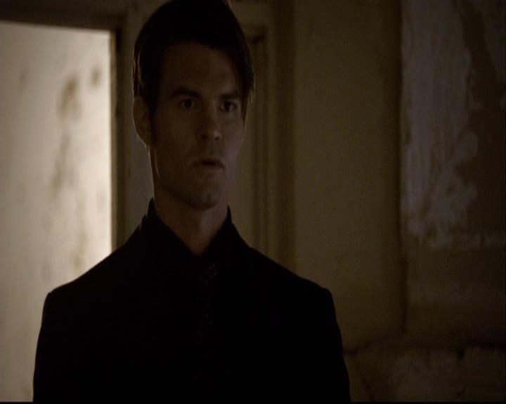 VampireDiariesWorld-dot-org_2x08Rose1449.jpg