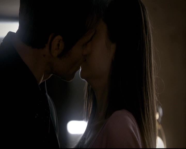 VampireDiariesWorld-dot-org_2x08Rose1459.jpg