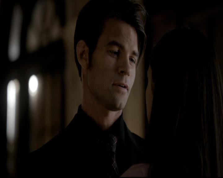 VampireDiariesWorld-dot-org_2x08Rose1474.jpg