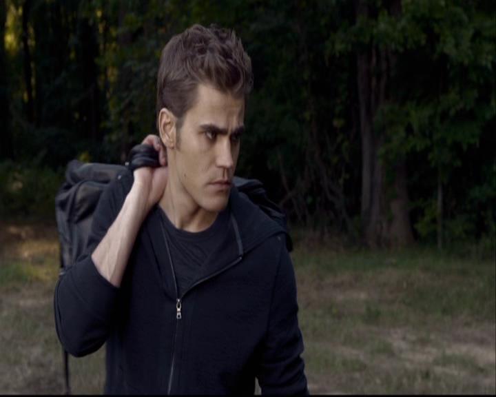 VampireDiariesWorld-dot-org_2x08Rose1486.jpg