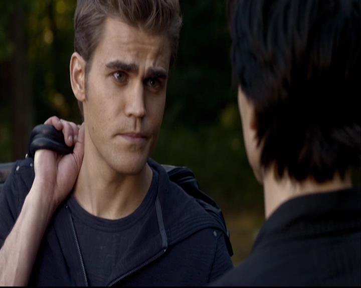 VampireDiariesWorld-dot-org_2x08Rose1500.jpg