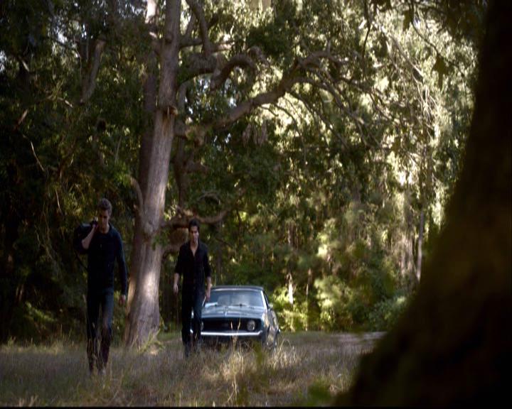 VampireDiariesWorld-dot-org_2x08Rose1514.jpg