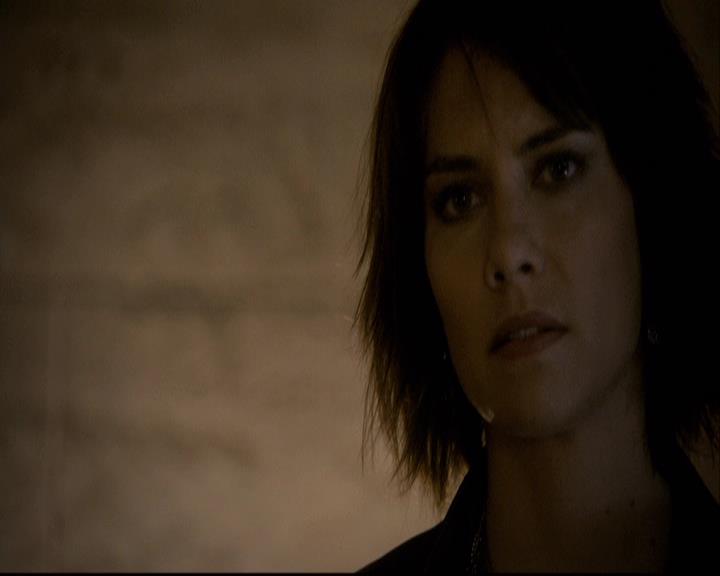 VampireDiariesWorld-dot-org_2x08Rose1539.jpg