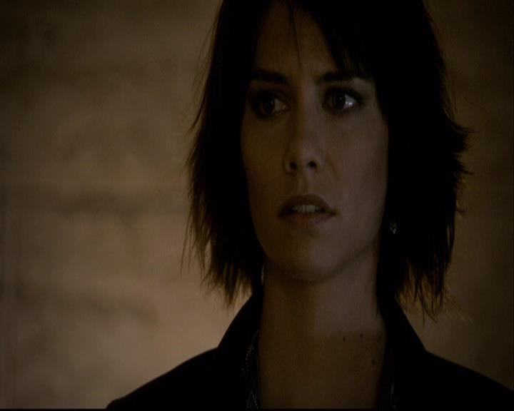 VampireDiariesWorld-dot-org_2x08Rose1548.jpg